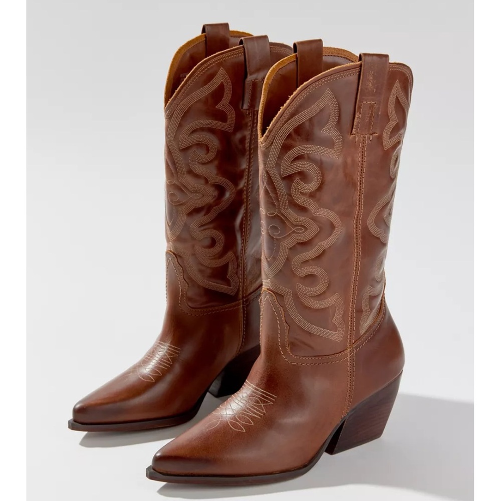 Never worn- Steve Madden cowboy boots